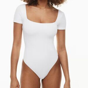 Aritizia Babaton Contour Squareneck Shortsleeve Bodysuit White Size S